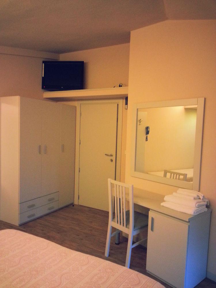 Hotel Moderno - Bed & Breakfast Cervia